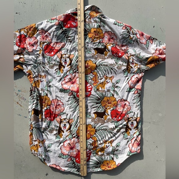 Men's Hot Topic Shirt Multicolor Corgi Hawaiian M TIKI Surf Art Deco Tropical - Picture 11 of 12